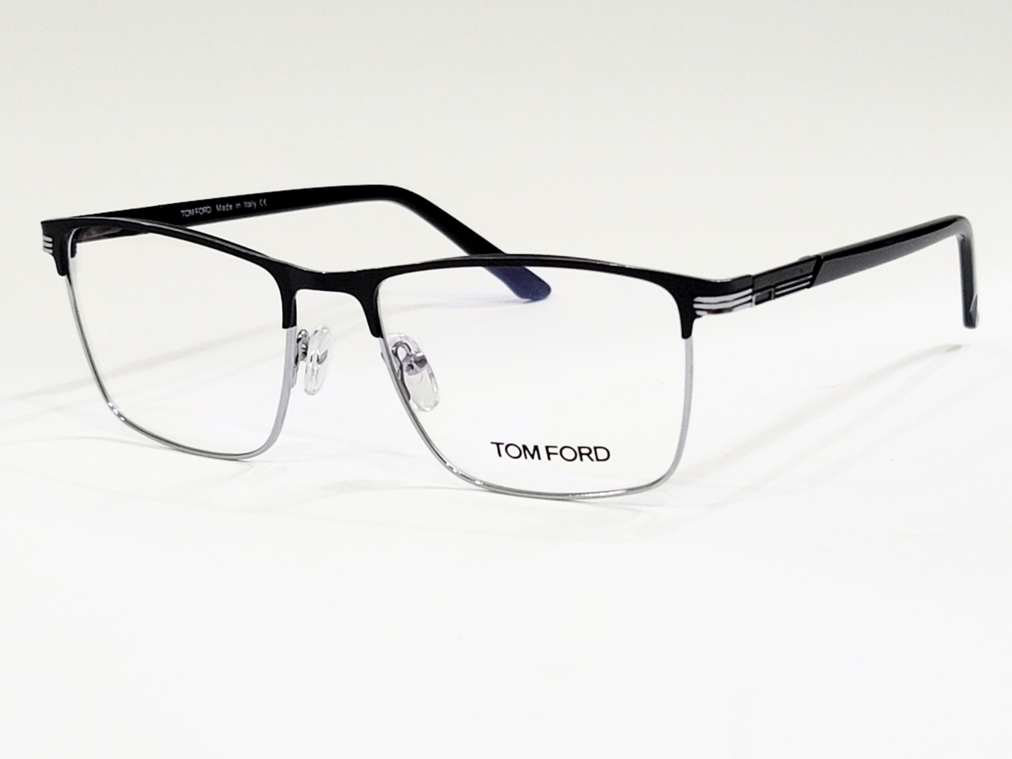 Tom Ford - Rectangular with rounded edges -Unisex-  Eyeglasses.