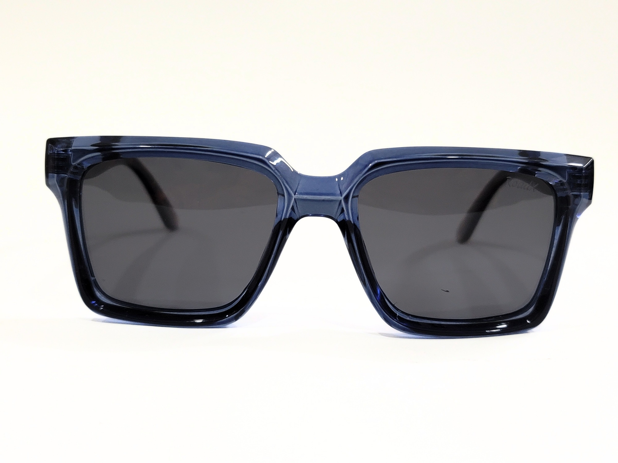 Trendy Square Frame Sunglasses with Dark Lenses