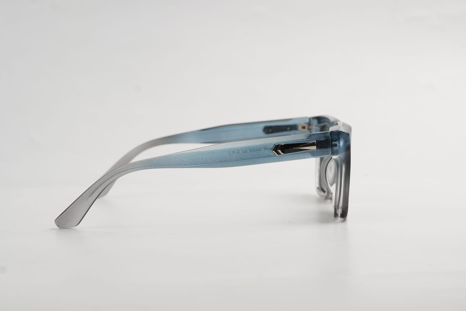 Trendy Square Frame Sunglasses with Dark Lenses